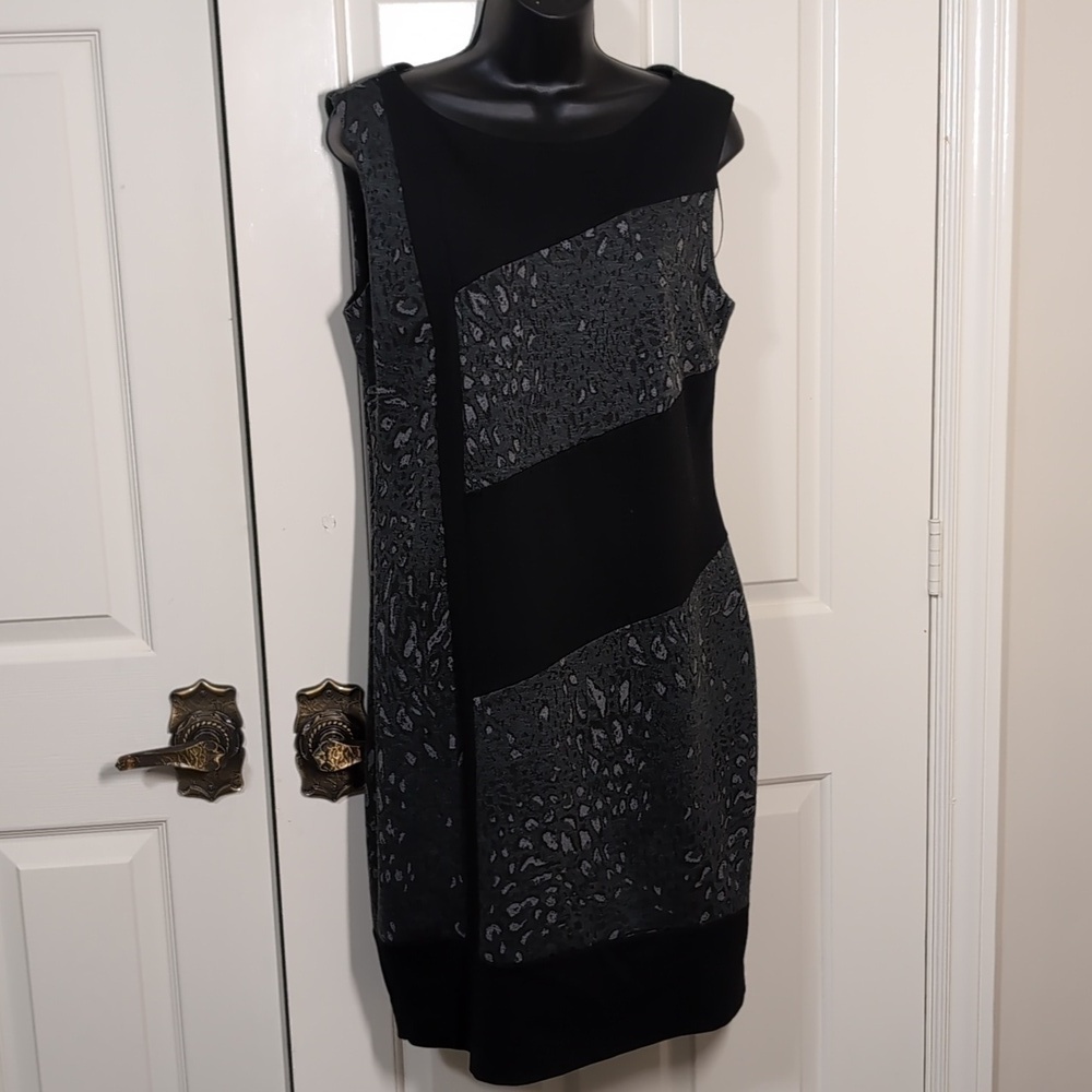 Melanie Lyne Trisisto Sleeveless Lined Dress Animal Print Size 12 NEW